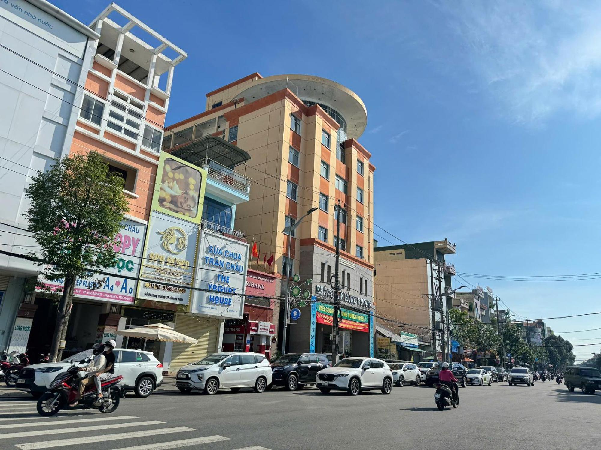 Hotel Khach San Hung Vuong Quang Ngai Zewnętrze zdjęcie