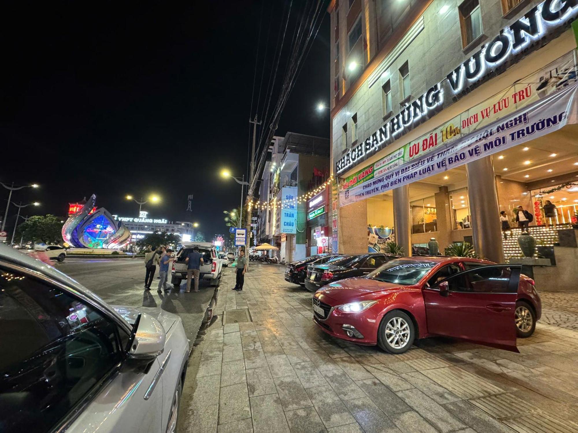 Hotel Khach San Hung Vuong Quang Ngai Zewnętrze zdjęcie
