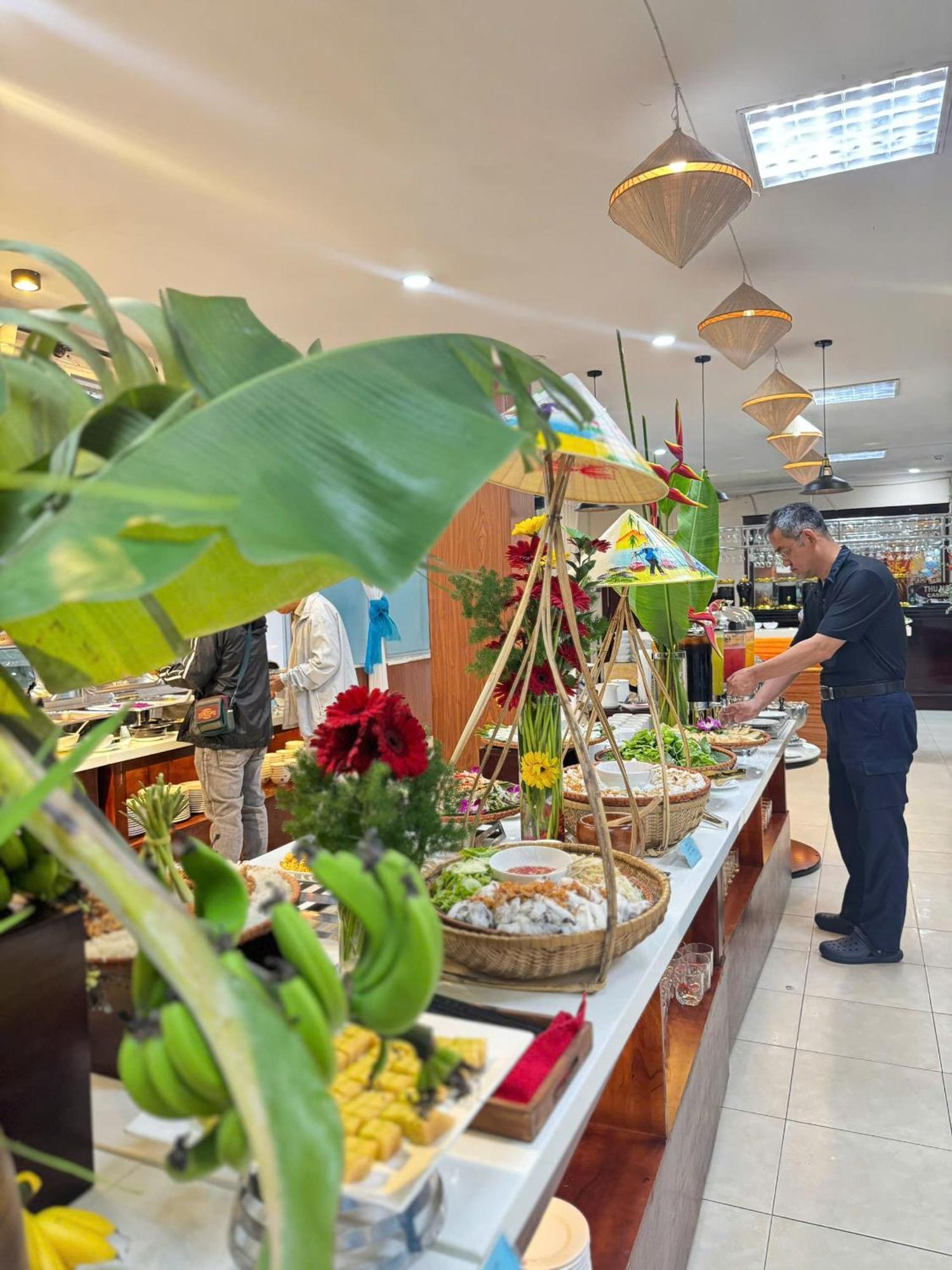 Hotel Khach San Hung Vuong Quang Ngai Zewnętrze zdjęcie